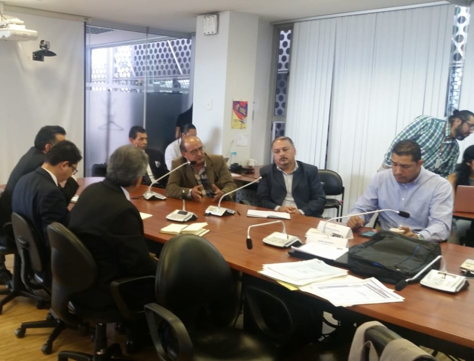 ForoMineroEc's tweet photo. Junto a la comisión de @BiodiversidadAN en @AsambleaEcuador mantenemos conversaciones sobre reformas a la Ley de minería. Trabajamos por una #MineríaResponsable https://t.co/O5xkkAAUU1