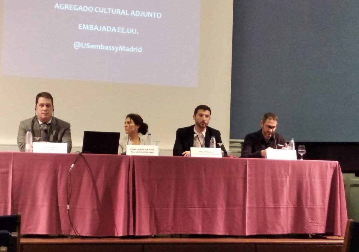 👥 @AnguitaOmar participa en una mesa redonda analizando los resultados de las #Midterms2018 del pasado noviembre en el Instituto Internacional Americano.