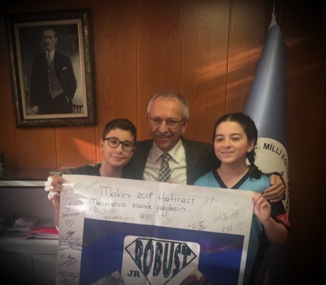 bilgilifatih01's tweet photo. 2018MakeX Çin şampiyonlarımız Özel Eğitim Ve Rehberlik Hizmetleri Genel Müdürümüz Sayın Prof.Dr. #AhmetEmreBilgili' yi ziyaret ettiler.
#2018MakeX  @adanabilsem https://t.co/QgBBf5DLqF