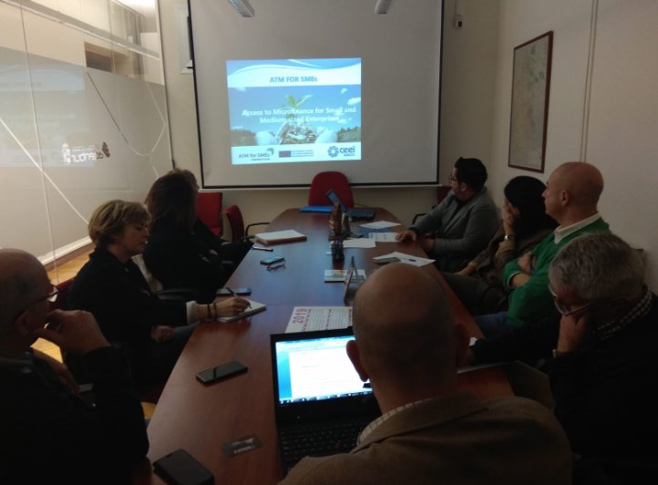 ceeiburgos's tweet photo. Trabajando para facilitar el acceso a la financiación a los emprendedores y PYMEs burgalesas. Hoy algunos de nuestros técnicos se han reunido con agentes económicos de Burgos para comunicar el desarrollo del proyecto Europeo @AtmSmes #emprender #InterregEurope #Stakeholders https://t.co/STZCwu27hS
