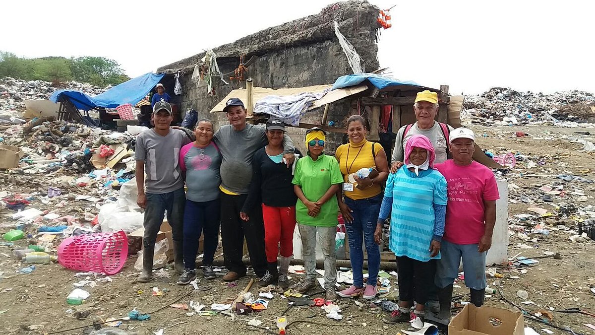 mnrp31's tweet photo. Orgullosamente Recicladores https://t.co/6CaXMGqDtF