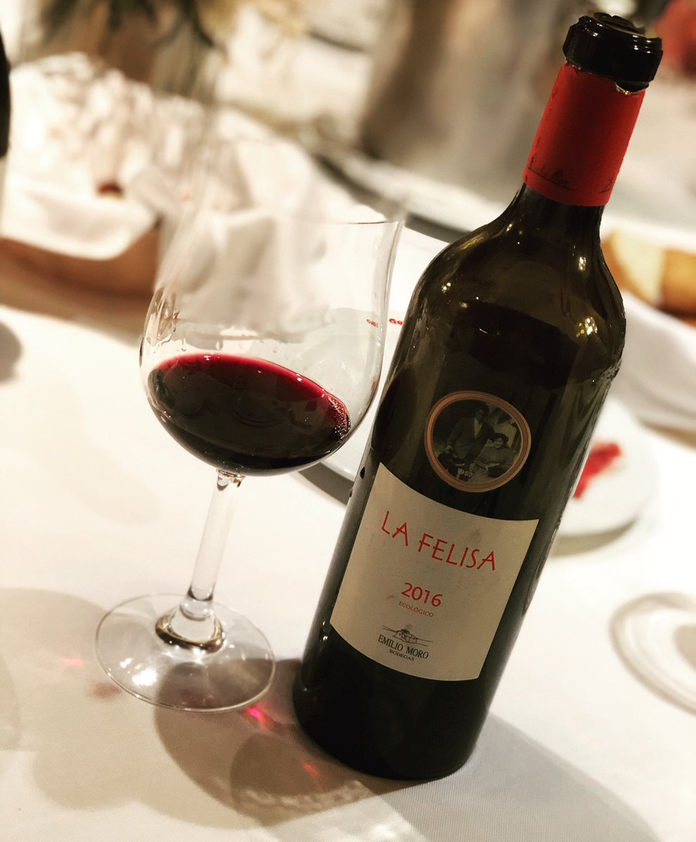 AlvaroLechuga1's tweet photo. La Felisa de @Emilio_Moro , en honor a la madre de @JAVIERMOROES y @jmoroes , 100% ecólogico 🍷🔝 https://t.co/lgv0YPavN0