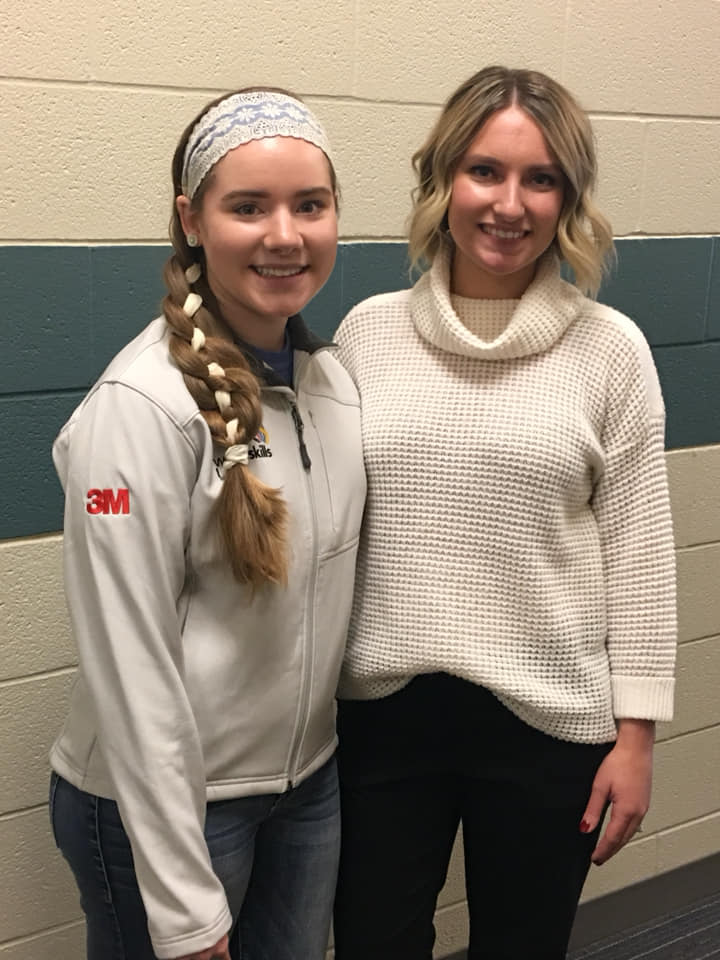WorldSkillsUSA's tweet photo. The 2013 WorldSkills USA Hairdressing competitor, Brooke Bentley shares her experience and expertise with Rebekah Hagberg! #roadtokazan #WorldSkillsUSA #payitforward Photo courtesy of Linda Ward. https://t.co/CGz8qteZmc