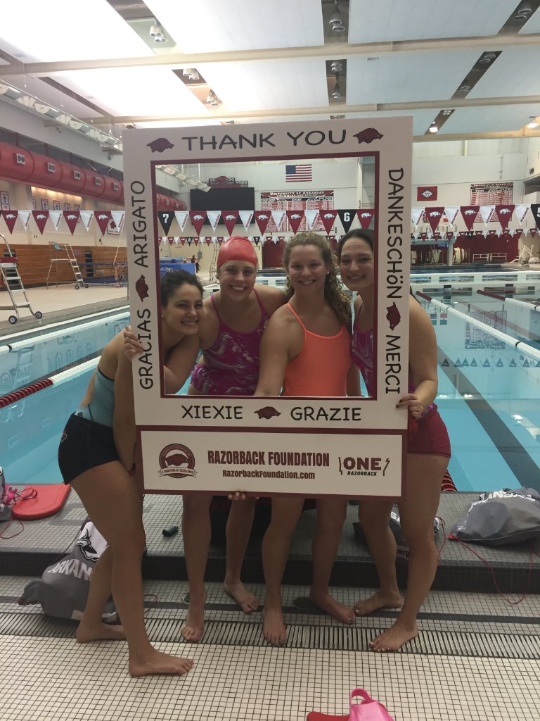 RazorFoundation's tweet photo. During this season of thanks, we are grateful for your continued support of more than 465 Razorback student-athletes! @ArkRazorbacks @RazorbackMBB @RazorbackSD @RazorbackVB #RazorbackFoundation https://t.co/FmI2Km1957