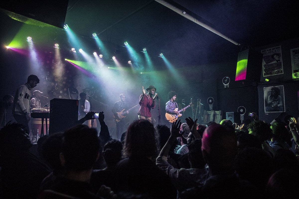 fabricadeartecu's tweet photo. Disfruta de las imágenes del pasado miércoles en la primera Rave Party de @Fabrica de Arte Cubano donde compartieron los Djs ingleses @Paul Oakenfold y @Zen Freeman junto a los invitados cubanos @Lejardi, @Cimafunk, @Yissy García, @Yasek Manzano, #DifferentAge. #MusicaFAC #FAC https://t.co/1CjTyod3o7