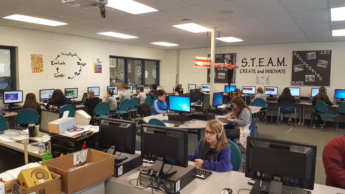 PageTechEd's tweet photo. Today in Tech Ed, students are creating websites about how we can be responsible digital citizens. #wearelamphere https://t.co/kq8OQKRpGZ