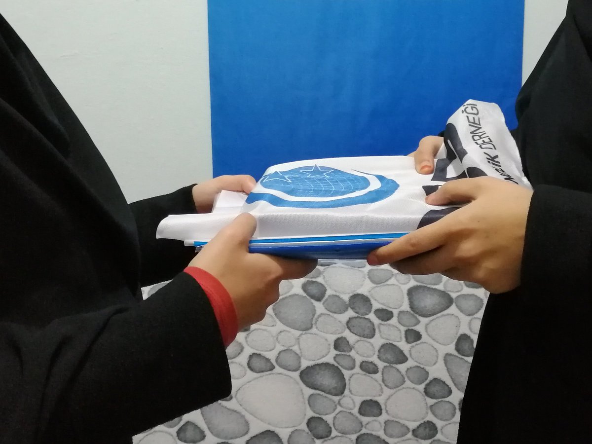 Kan Değişimi!
1 yıla yakın süredir başkanlık görevini ifa eden Nurefşan YAĞMUR başkanımız, görevini Şura Hifa Akın kardeşimize devretmiştir. Yeni başkanımıza görevinde başarılar dileriz.