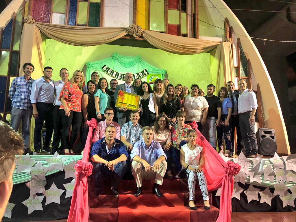 mariluleverberg's tweet photo. Salud, a la 25° promoción de egresados de la emblemática #EscuelaNormal1 #Alem
Felicitaciones a estos hombres y mujeres de bien! Salud o especial al amigo Chilipanka, compañero de trabajo, y al Rector y delegado Pedro Anderson
@udpm_misiones #JuntoAUstedesEnTodas https://t.co/qKr0cXg4Gb