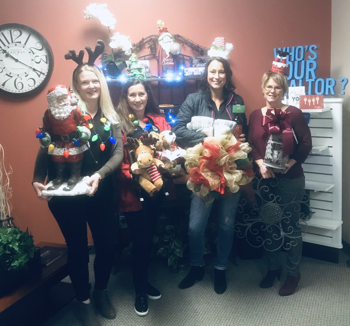 FidelityFabFour's tweet photo. SMAOR Christmas Auction...All proceeds going to the Salvation Army, Disaster Relief and local Scholarship fund.
#FidelityFabFour https://t.co/JhvGVWUBV9