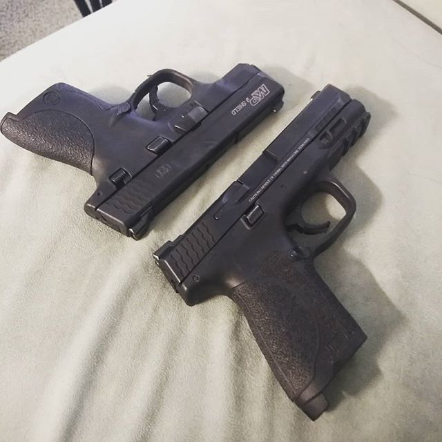 Bluelaunch_ccw's tweet photo. There's such a big difference between the 9C and the shield!! Just at a glance you'd think carrying either would be exactly the same. But such small nuances require big changes. I'm not talking about holster! I'm talking about carry position, clothing, a… https://t.co/V2RtlctbS4 https://t.co/OeyIGf164M