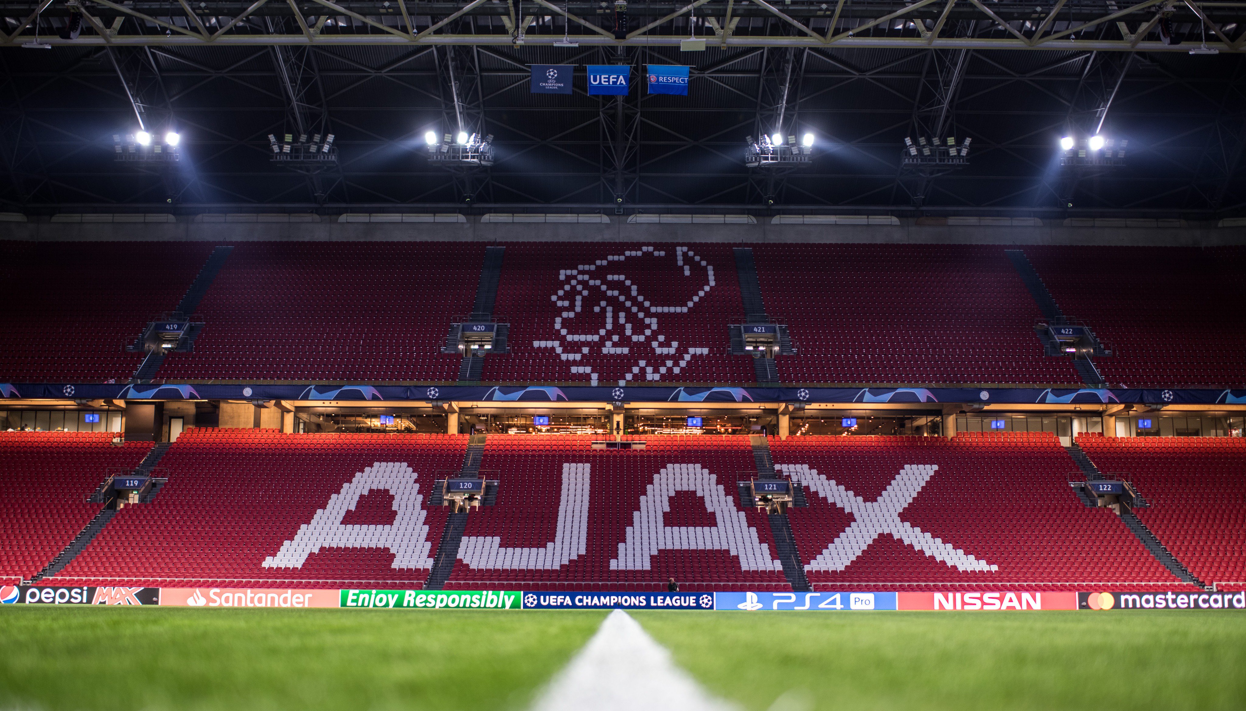 UEFA Champions League on X: 😍 Johan Cruijff ArenA 🏟️ The stage is set!  #UCL  / X