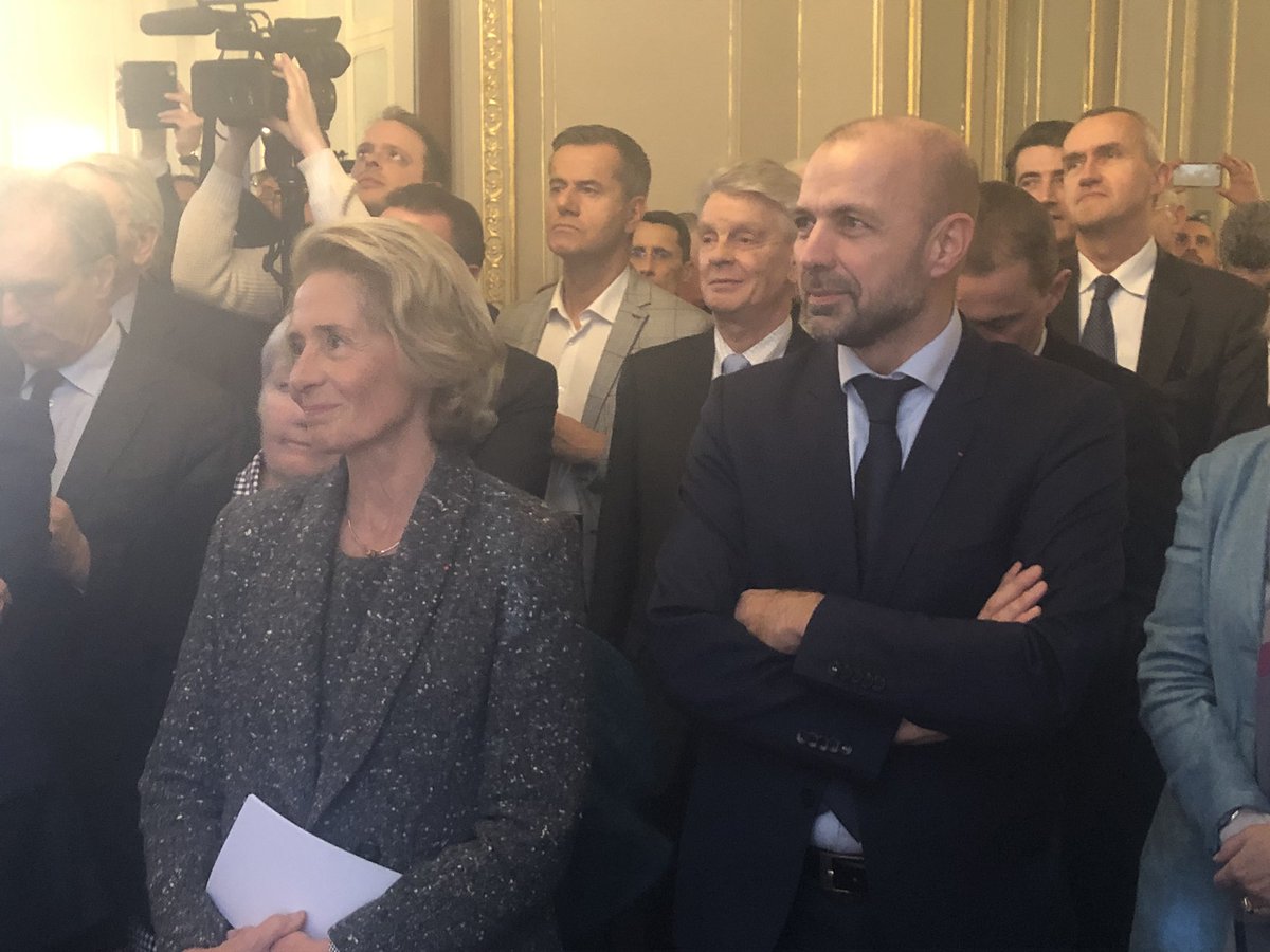 Notre association est riche de son pluralisme ! <a href="/carolinecayeux/">Caroline Cayeux</a> rappelle le super duo qu’elle forme avec <a href="/JFDebat/">Jean-François Debat</a> ! Un duo au service des nombreuses villes moyennes de @villes2fr ! #30ans