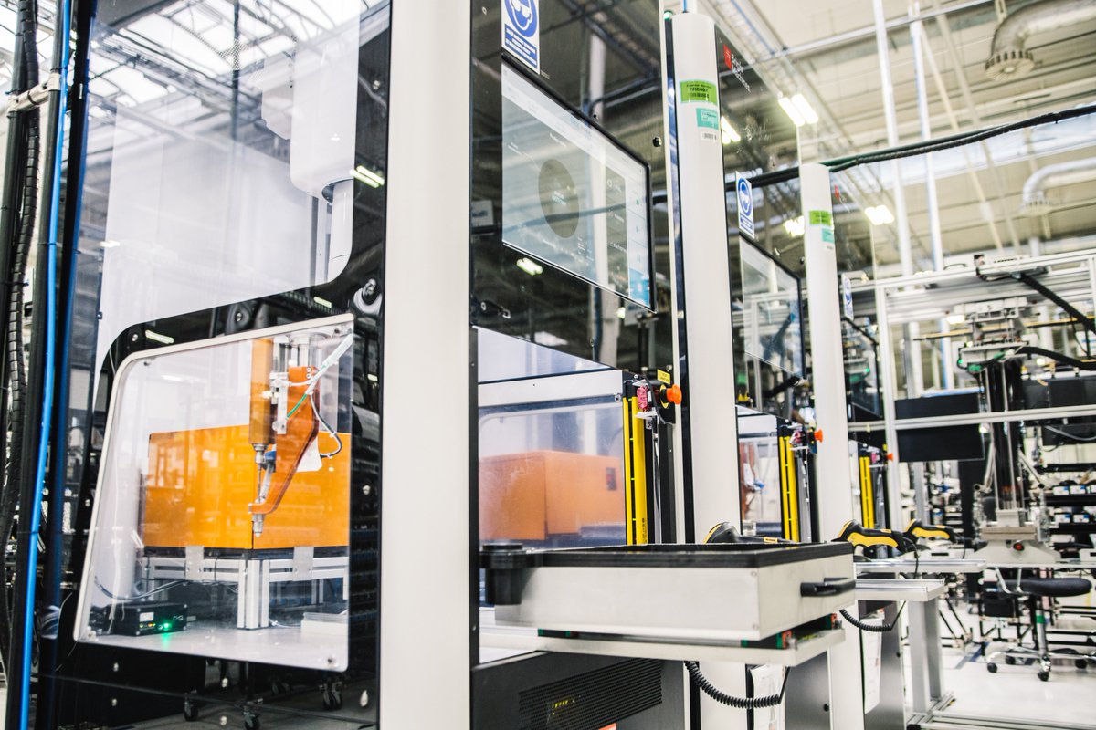 edengrego's tweet photo. Big news for @bright_machines today, as @geekwire reports. We hired a rockstar software leader, plus we are hanging a shingle in #Seattle. #softwaredefinedmanufacturing https://t.co/V1JzlTeiip https://t.co/nRnKzRX8HS