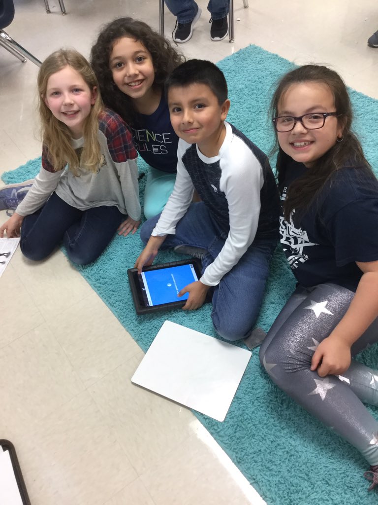 LarzLeaders's tweet photo. Math review with Kahoot is a BLAST! #Kuentzproud #mathismarvelous https://t.co/6d7nvlfu8V