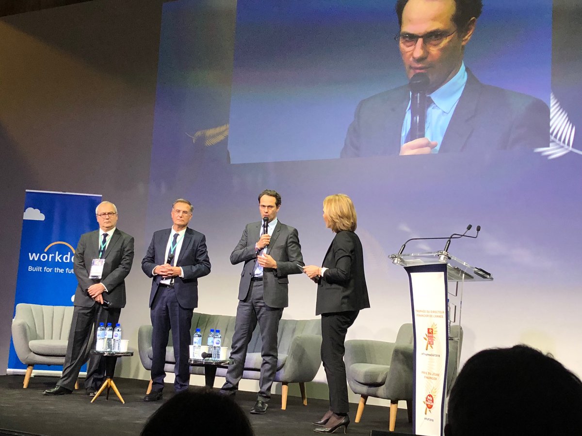 ostephan29's tweet photo. #TropheeDAF2018 : suspense du jury: le daf du futur combine hard &amp; soft skills. Il s’adapte à l’évolution de l’entreprise https://t.co/QWgVlnTX6A