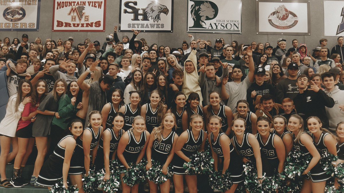 paysonstuco's tweet photo. 😍😍💚💚best lookin student section out there https://t.co/6ULXpbpC3K