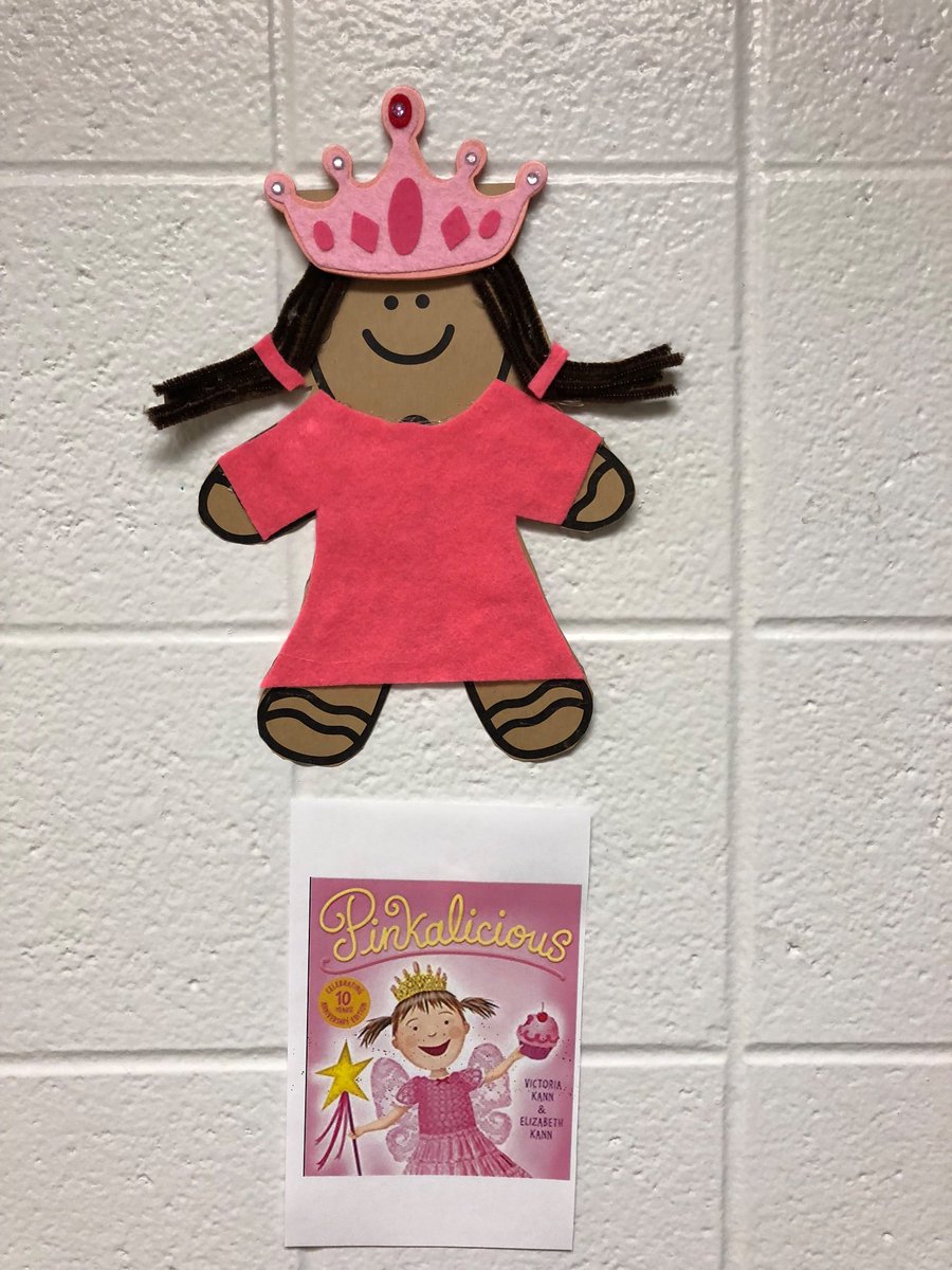 SSEStallions's tweet photo. Gingerbread Man Loose in the Library #libraryllamas #TEAMSouthside https://t.co/t36vKbaKb9