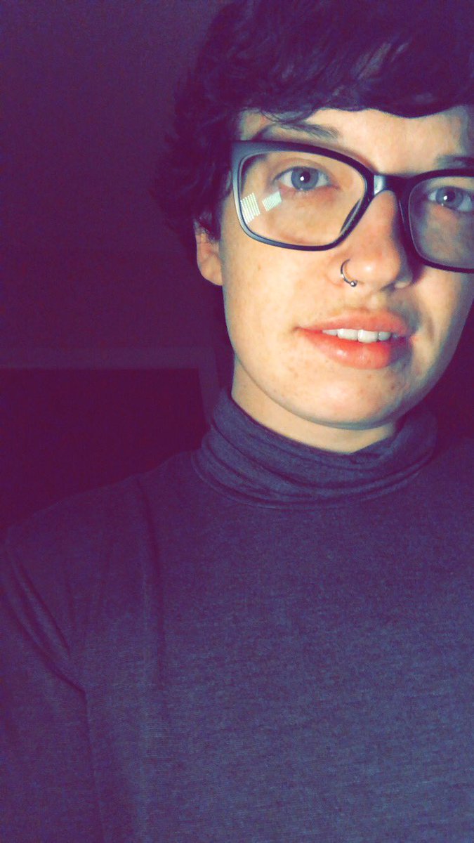 MaddyMarie15's tweet photo. Forgot I was feeling myself yesterday and had a mini photoshoot in my roommate’s bedroom. 🌈 https://t.co/YRtOhDP2yv