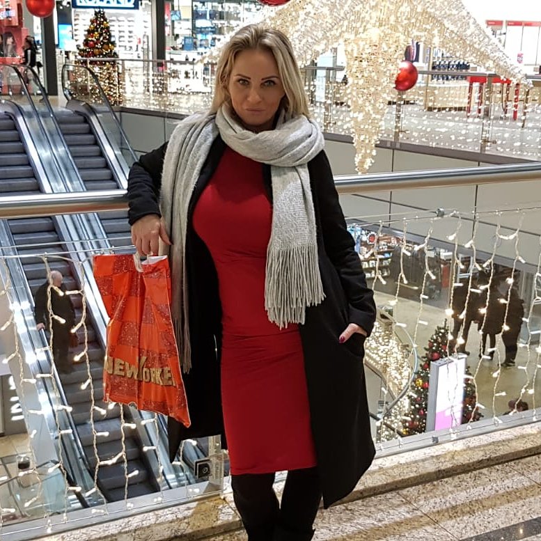 TW Pornstars - Candy Samira. Twitter. Letztes Shopping vor Weihnachten