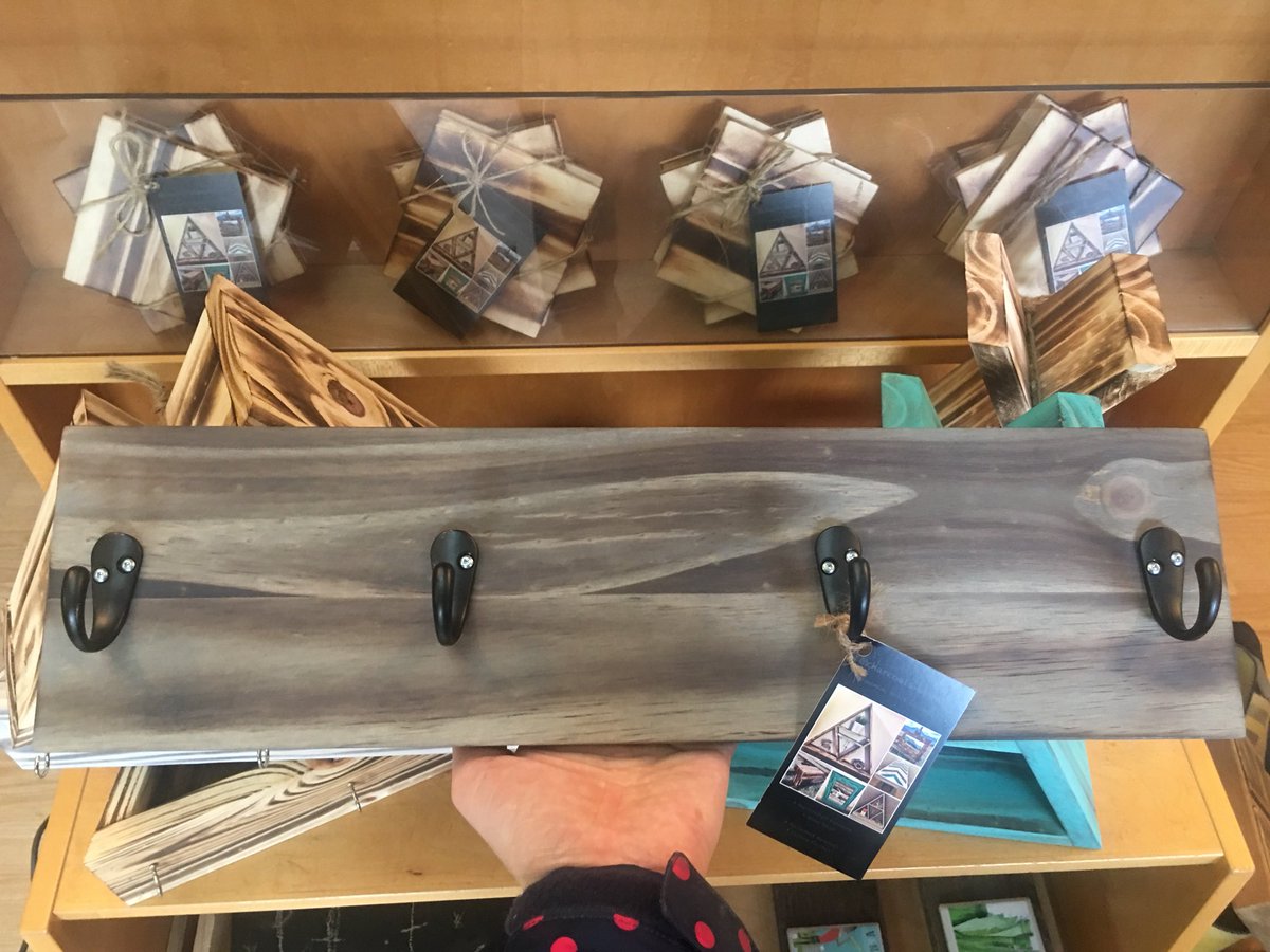 squamishrebuild's tweet photo. Are you looking for handmade, upcycled Christmas gifts? Come and take a look at these great items from our local Squamish vendors! We are closed from Dec 22nd - Jan 1st for the holidays, hope to see you before then :) https://t.co/aGcTMJO62c