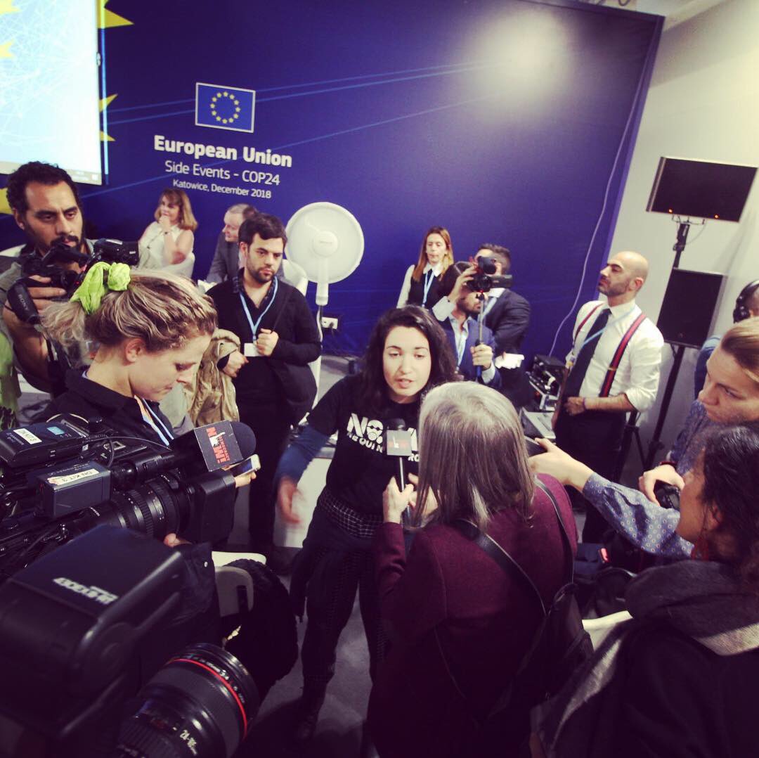 greengeneration's tweet image. What dangerous distraction is the EU showcasing at #COP24, while voting through funding new fossil projects? @GasNaturally 💥 
Activists refuse to listen to their false solutions and have organised a mass walk-out of their event #GasStinksCOP24 #PollutersOutPeopleIn