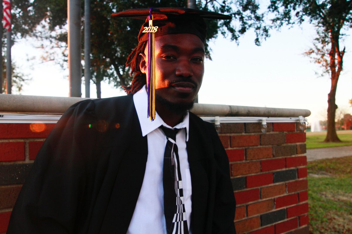 LightShotIt's tweet photo. REAL RECOGNIZE SOHL...  congratulations brother!! @Neosohl1 
#pvgradswag #pvamu #HBCUGrad https://t.co/dXiN4eBiOw