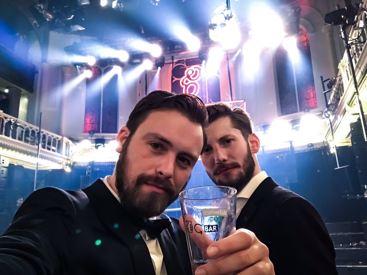 MatthijsHgsmn's tweet photo. Get you a boy die nog zo lookt om 03:30 in een lege Paradiso na #OO18 https://t.co/WLAd2vZRxM
