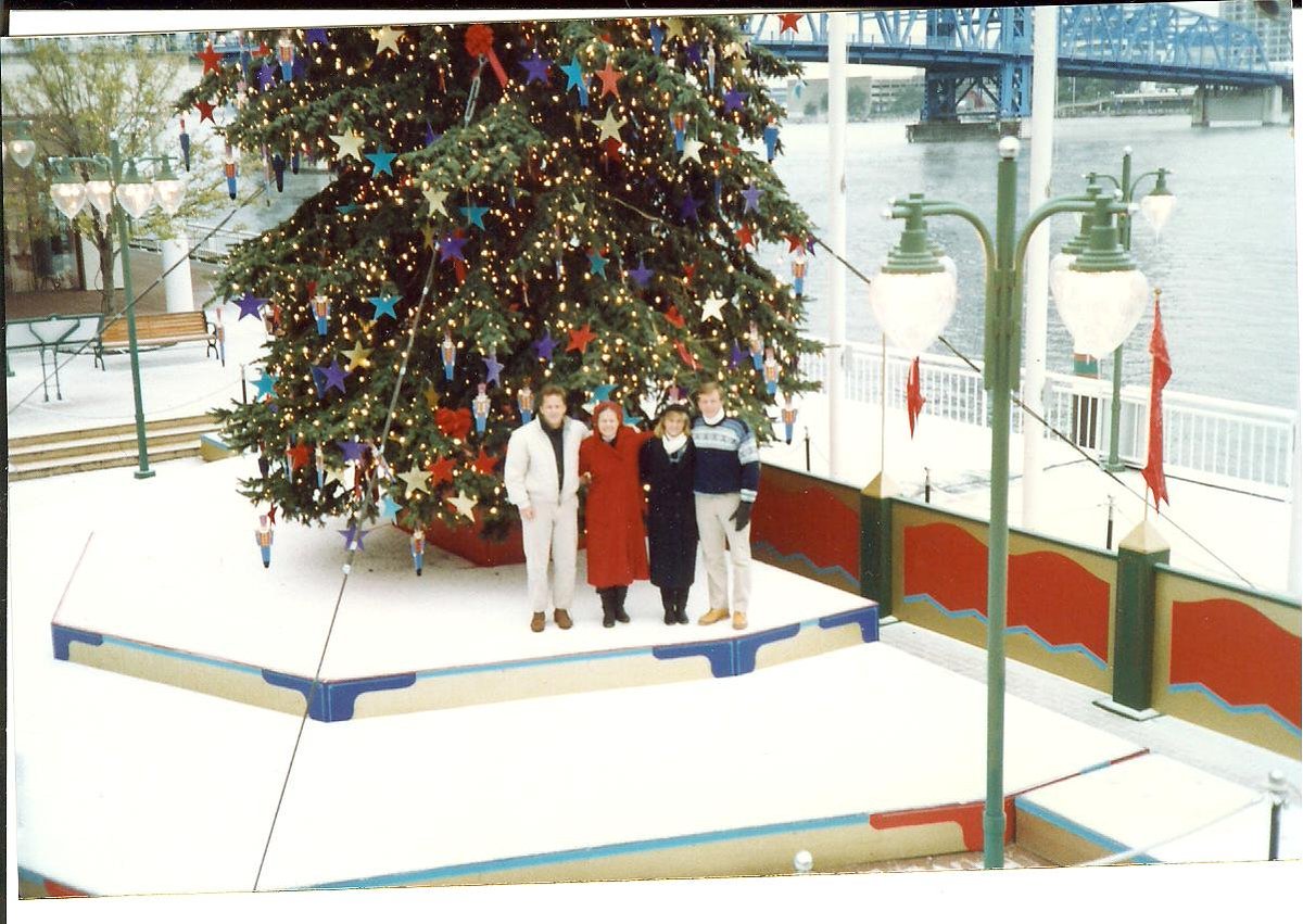 #REPOST: @JaxLanding -- 'Throwing it back to 1989 when it snowed... YES it snowed in Jacksonville and it was so pretty with our Christmas Tree!'