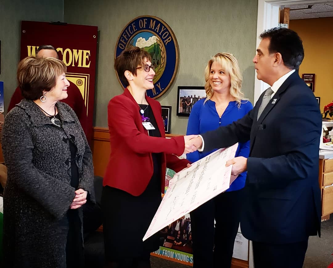 MayorPalmieri's tweet photo. Pleased to announce that our annual Breast Cancer Awareness Luncheon raised a record $19,200 for the Breast Care Center @MVHealthSystem. Thanks to all that attended or donatied, we hope to reach $20,000 next year! #uticany #breastcancerawareness #mvhs #bestlittlecity #giving https://t.co/QJ15f7c3JS