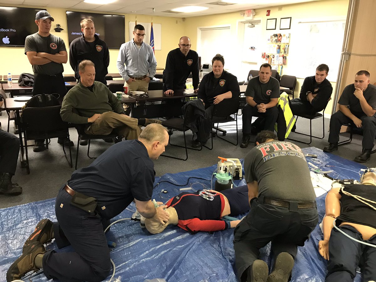 Day 2 of #CAMPHiltonHead #AirwayManagement with @jducanto @tbouthillet & @RBarrix #InterprofessionalCare #NPs #EMS