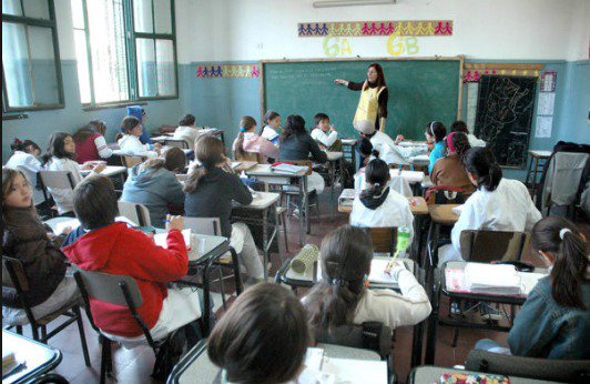SnteNacional's tweet photo. #SNTEconMéxico 📚🇲🇽📚

Coincidimos con el Presidente @lopezobrador_ que hoy firmó iniciativa para nueva #ReformaEducativa, y en el #SNTE reiteramos: La educación es un derecho, no un privilegio. Educación pública y gratuita para todos los mexicanos

#FelizMiércoles Firma AMLO https://t.co/aaMOLAH7Bp