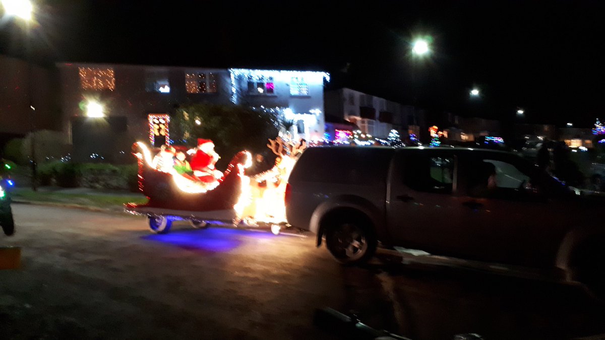 Happy Christmas from <a href="/SheffRoundTable/">Santa Sleigh Sheffield</a> . It's our inaugural Santa Sleigh around Dore.
