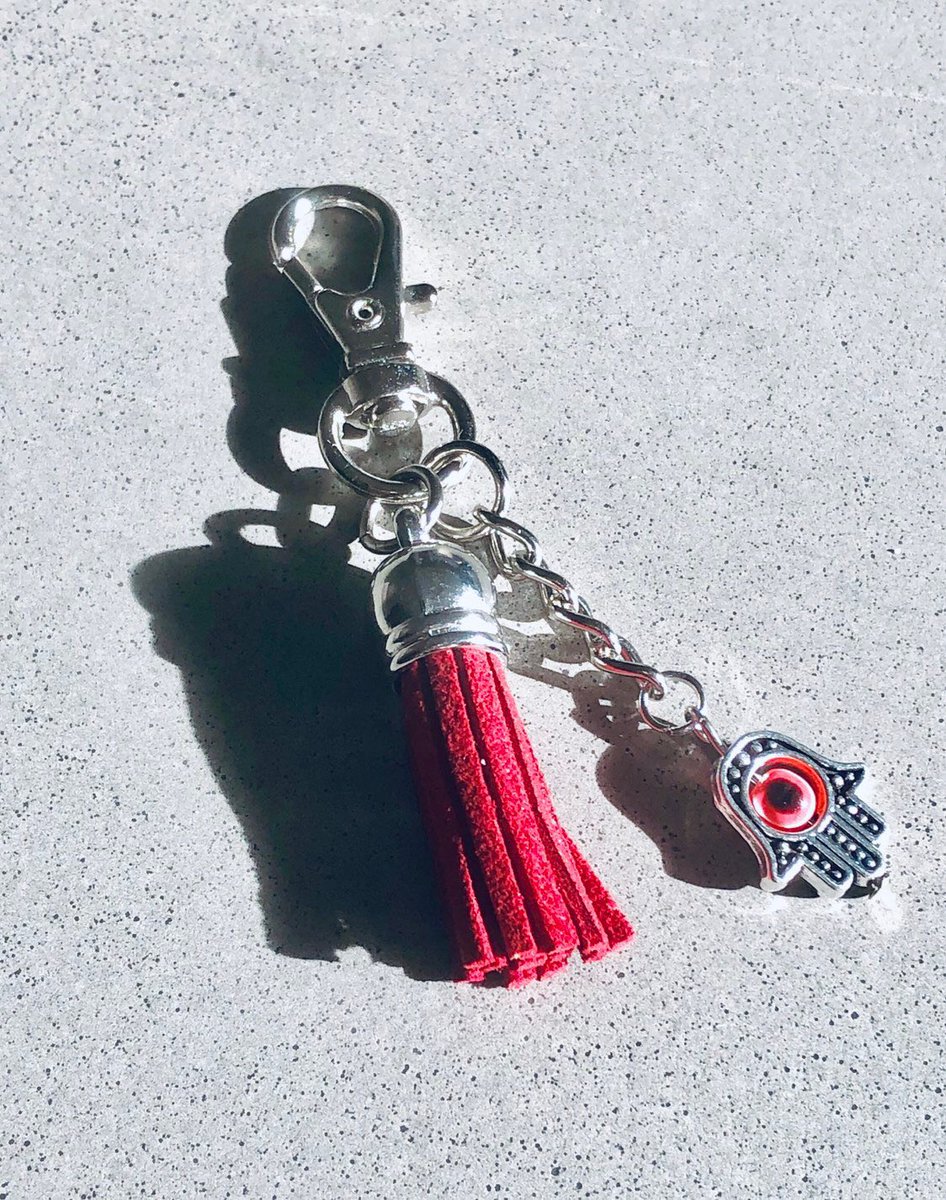 Chained! Unisex Red tassel and Hamsa charm Keychain . #etsy #charms #accessories #keychain #redtassel #keys etsy.me/2rA0Rfc