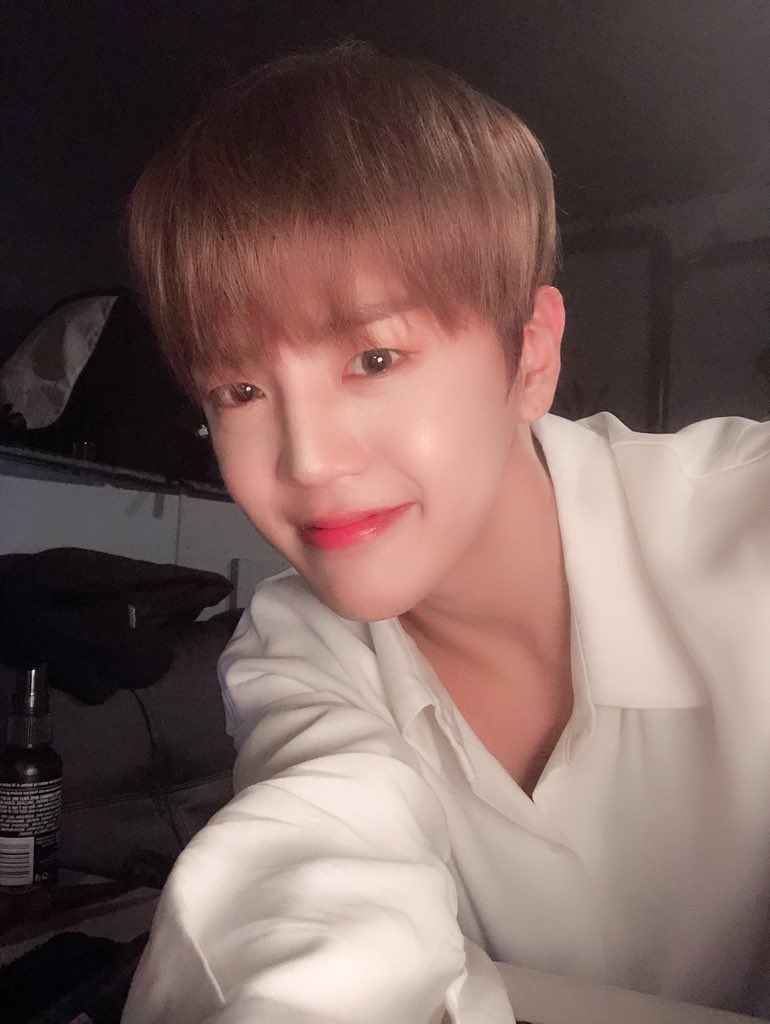 official_ACE7's tweet photo. [#에이스_동훈]
에이스는 멋진 초이스들 덕분에 
더 멋있어져서!! 든든한 마음으로 돌아갑니다!
#에이스 #ACE #셀카대방출 https://t.co/JTQh0uda3h
