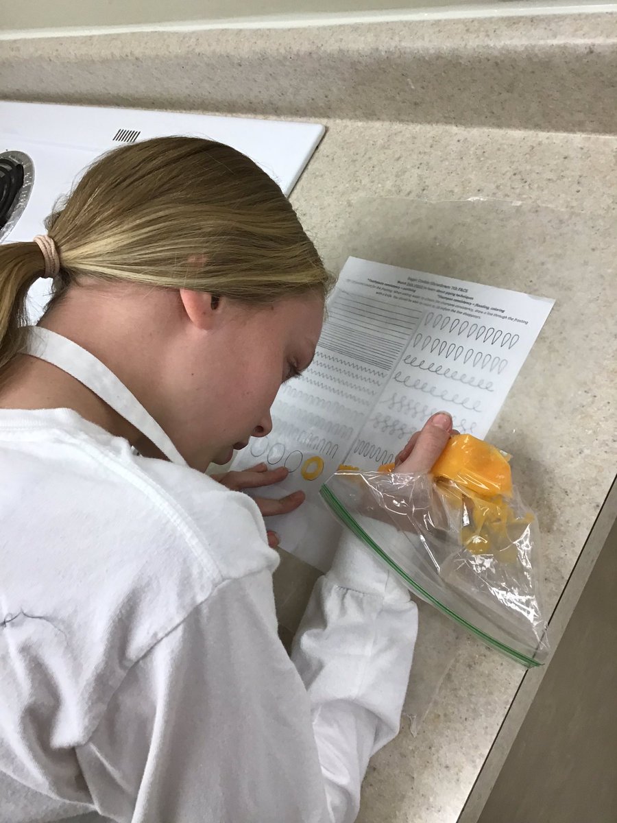 mrslanke's tweet photo. Practicing our piping and decorating techniques before the big Sugar Cookie Showdown next week!! π©πΌβπ³π¨π½βπ³ #RoomC131 #InstantMashedPotatoes @HSMSTigers https://t.co/g7k07ltccd