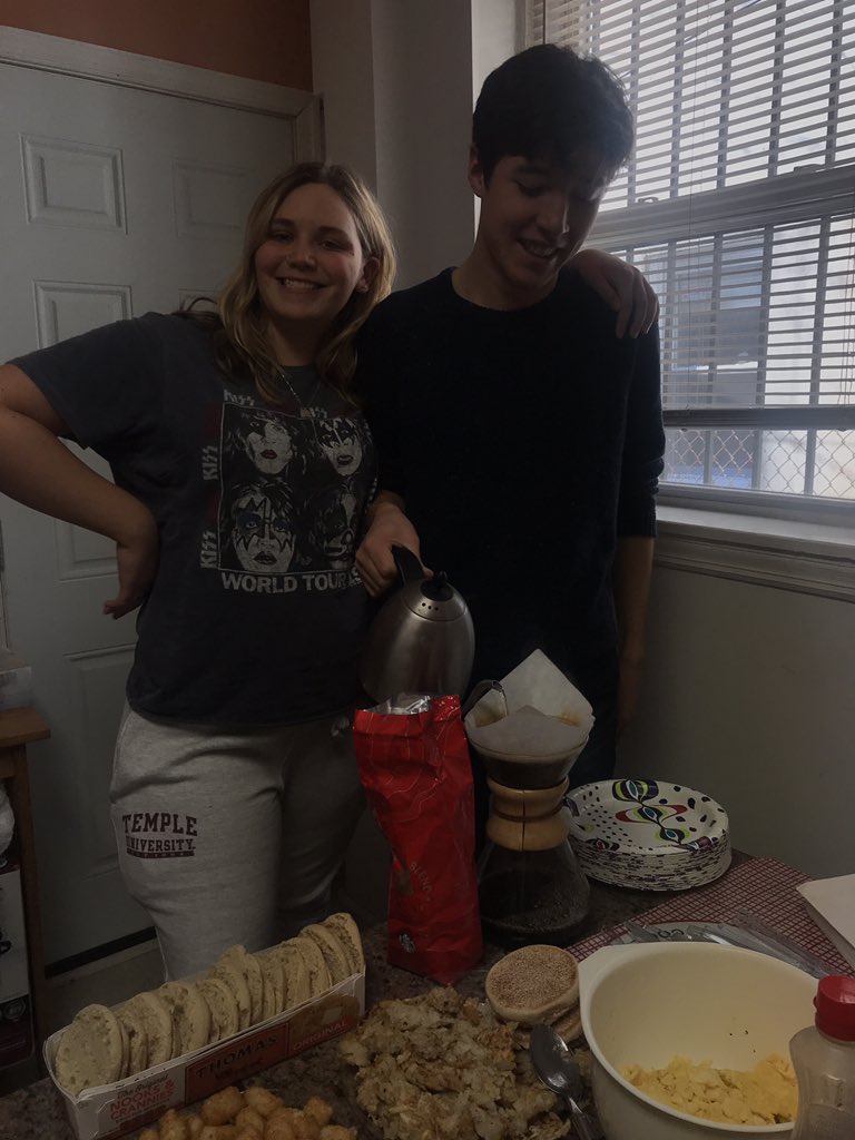 TUDMBTrumpets's tweet photo. another merry Trumpet Brunch in the books 🍳🥓🎅🏻🥞 https://t.co/3qfM7RQUgh