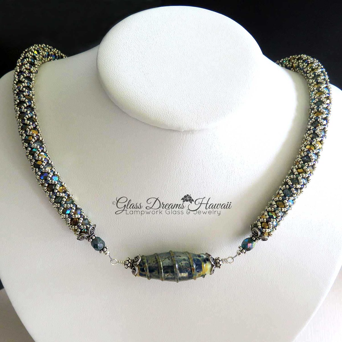 GlassHawaii's tweet photo. https://t.co/cHOjPgUp2c #LampworkGlassBead #Handcrafted #GiftsForHer #Christmas #ShopSmall #etsyspecialt #IntegrityTT https://t.co/wrUycIu9GH
