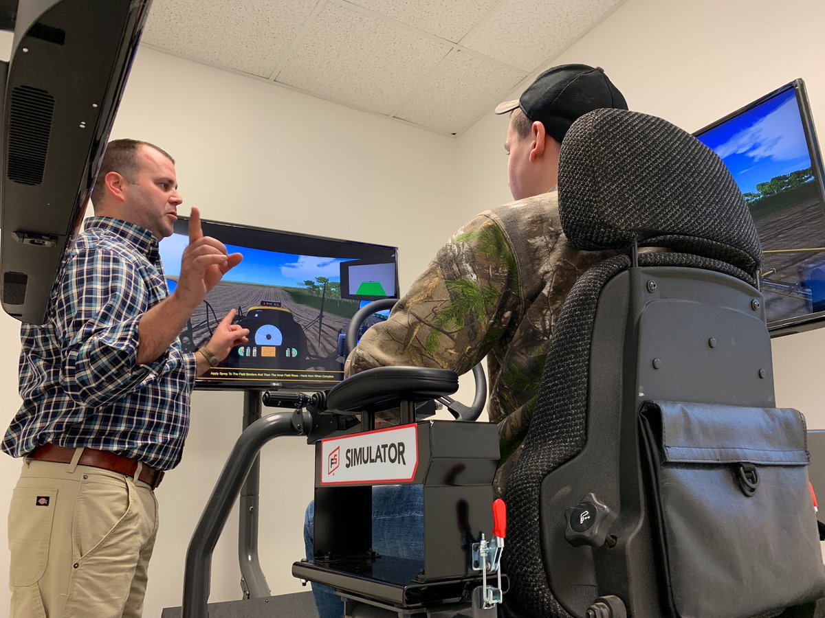 TheChadColby's tweet photo. What a great #AgTech story for this weekend’s show on @agbizweek, @GROWMARK’s new #FSSimulator tune on your local channel or @OfficialRFDTV 👍 @maxarmstrong @22creativegroup https://t.co/6RkQYj5Bn1