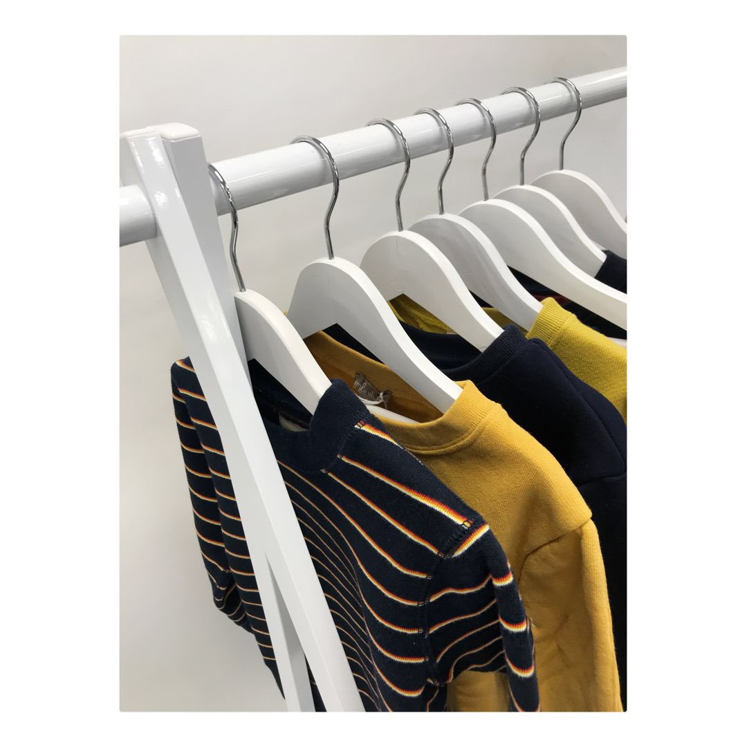 Shades of ochre and navy brightening up our boys’ wardrobes this winter 👌