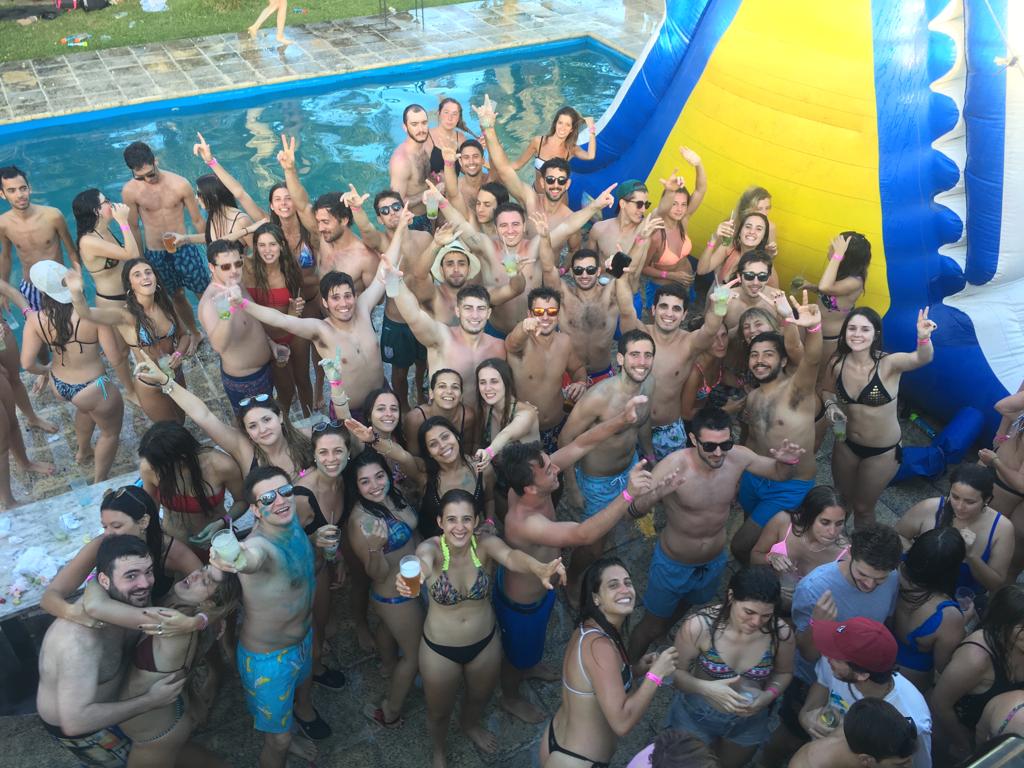drfest2018's tweet photo. Vamos a subir algunas fotos de nuestra hermosa fiesta de egresados ❤ muchas gracias a todos los que nos estuvieron bancando todo este año, porque gracias a ese aguante, el lunes pudimos festejar a lo grande https://t.co/dKdc2BV2U6