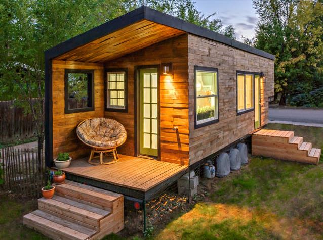 bepreparedsolar's tweet photo. Winter storms? Keep your solar/wind power generator topped off and ready for use via sunshine, wind, or a battery charger which plugs into the wall outlet. #solarpower #poweroutage #generator #windturbine #preparedness #lithium #shtf #portablepower https://t.co/OzplR9rcyu https://t.co/JXaDyqNNnp
