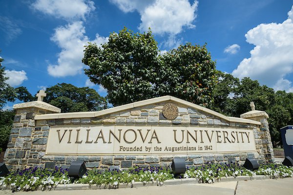 VUadmission's tweet photo. Early Decision announcements for the Class of 2023 will be posted to your portal after 5 p.m. EST on December 20. You will receive an email when decisions are live. Early Action decisions are scheduled to be released by January 15. More details to come in the new year. #GoingNova https://t.co/g4PAyop87y