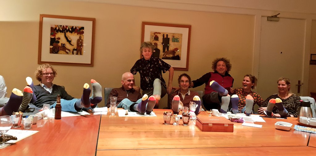 Alle clowns en bestuursleden <a href="/VisiteClowns/">VisiteClowns</a> zitten er warmpjes bij deze winter dankzij de #alzheimersocks <a href="/alzheimernl/">Alzheimer Nederland</a>