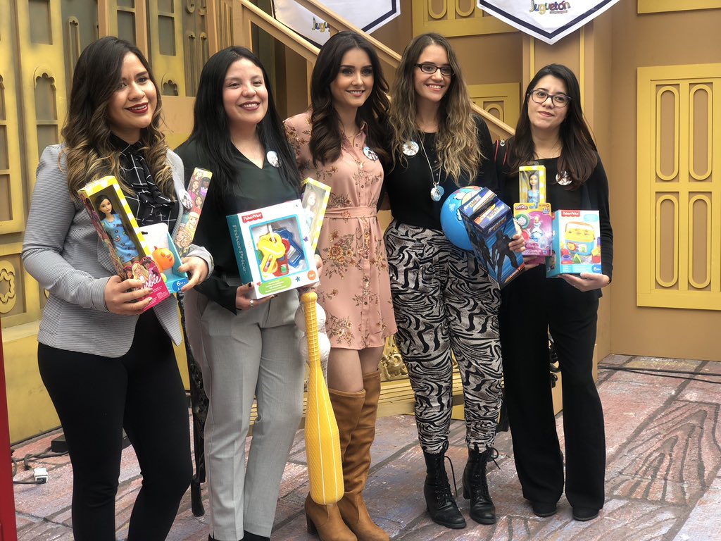 JuguetonAzteca's tweet photo. Las chicas de #EXPOK están muy emocionada por formar parte de esta gran campaña #JuguetónAzteca https://t.co/MGicf0aQnp
