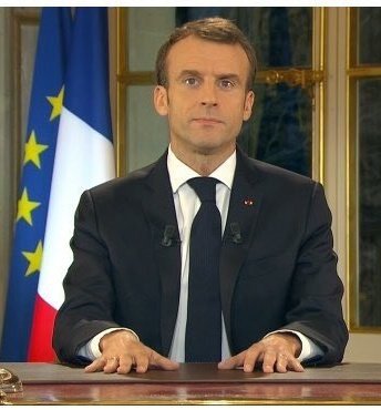 _TinaGoldstein's tweet photo. Macusa : « Nous avons décidé de vous affilié un petit temps au Département des Permis et Contrôle de Baguettes Magiques. »

Moi, essayant de garder le contrôle de la situation : https://t.co/tK4WEz7bwc