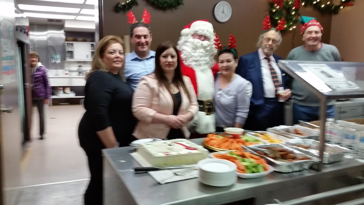 GS_NDHouse's tweet photo. Thank you @MFS_HamOnt for an amazing Christmas lunch for the youth @GoodShepherdHam @GS_NDHouse who were also surprised with a visit from Santa!  @MFS_HamOnt thank you so much for your generosity to the youth we serve! https://t.co/txV2PsoJHu