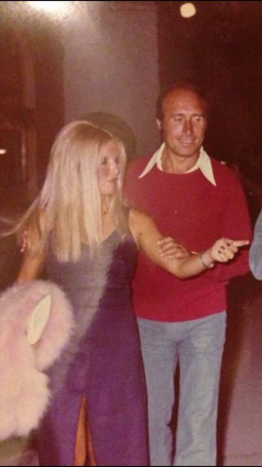 marcodefazi's tweet image. Io ho avuto come padre e madre Walter De Fazi ed Alessandra Benvenuti: due creature speciali. Non ci sono più. Ma vivono in me. Senza hashtag nè emoticon. Solo rispetto ed amore.