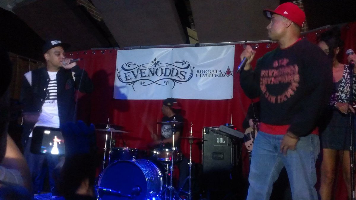 jazzygurl133's tweet photo. Throwback @EVENODDSMusic @DEO415 @MONEYALWAYZ #bayslaps https://t.co/wh7CztlOPa