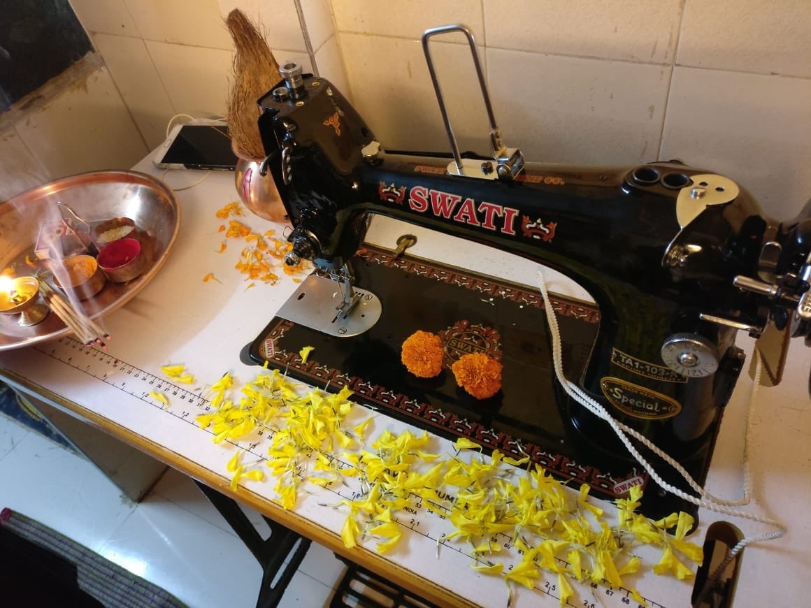 aawaaj's tweet image. Inaugurated 2nd Center at Kandivali community for women to access and obtain the skill that not only generate livelihood but also to create an identity in the family
.
#LivelihoodProject
#supportsmallbusiness
#womenempowerment #change #positivethinking #voiceofwomen
#Recycle