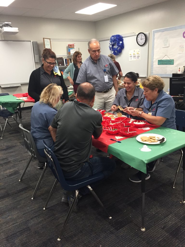 tracywalt64's tweet photo. So fun to see everyone laughing and enjoying time together in the IC office today! @McMeansJH #watchmmjhlead https://t.co/jpKu7aZ1D0